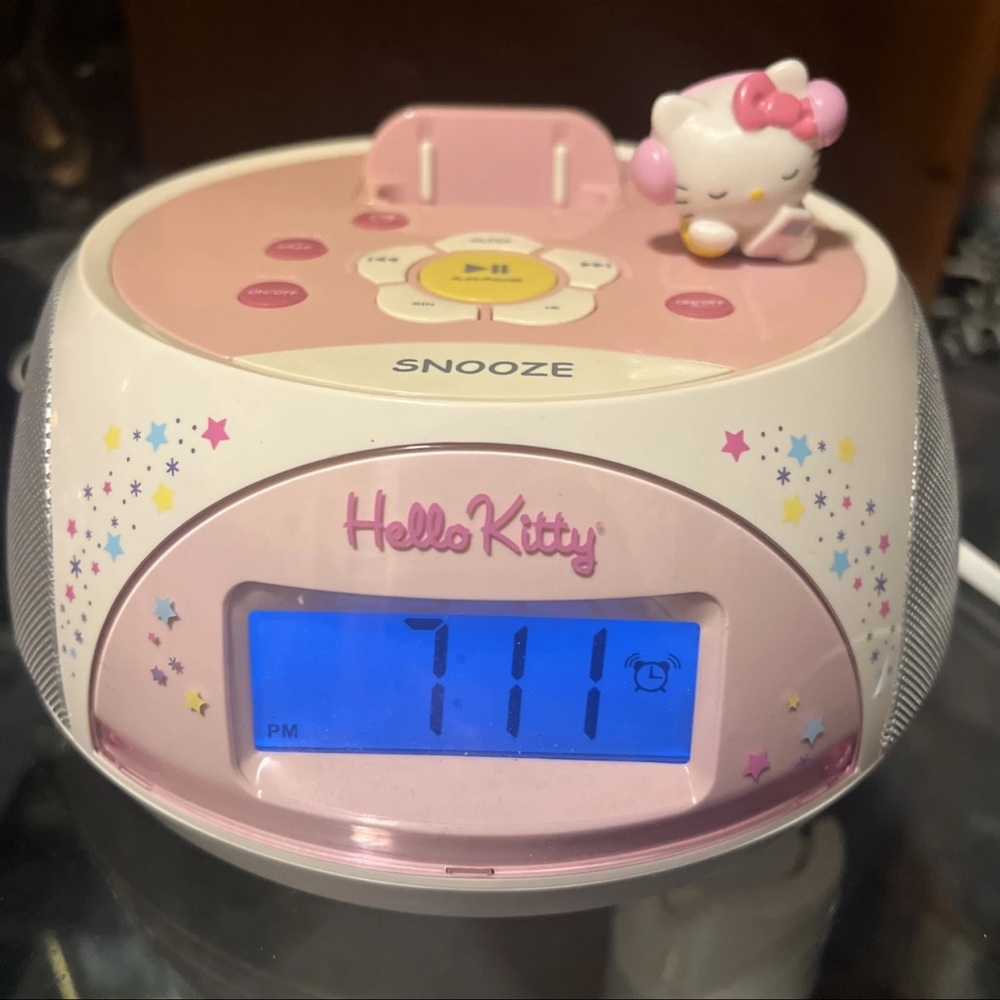 Hello Kitty Pink and White Star Clock Radio with Figurine